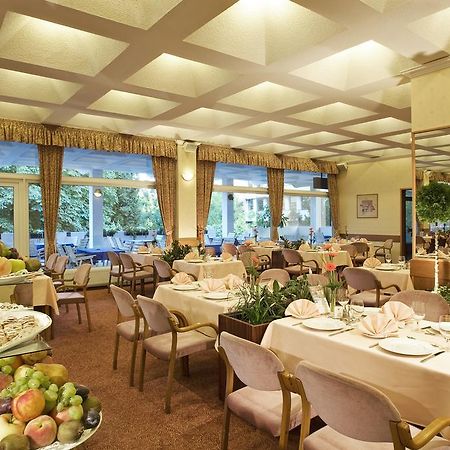 Hotel Patria ペーチ レストラン 写真