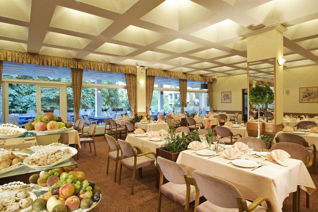 Hotel Patria ペーチ レストラン 写真